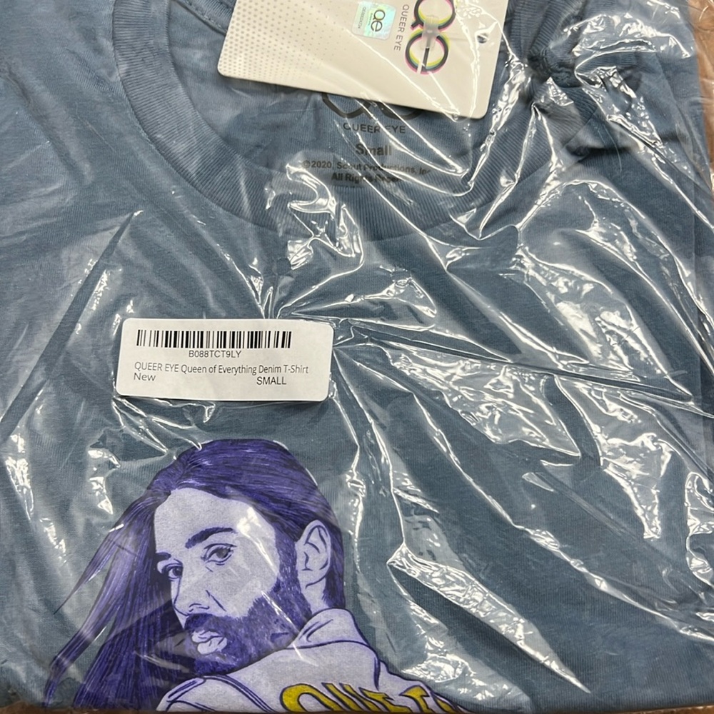QE Queen of everything shirt small